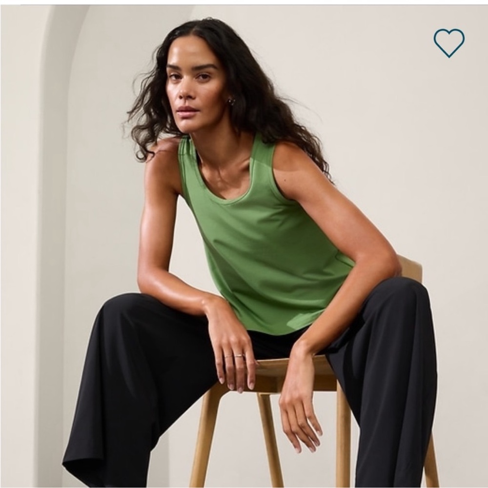 Athleta XS Essential Tank Camisole Essential Top in Baja Green